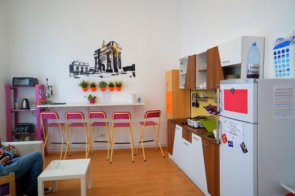 Little Bucharest Old Town Hostel Номер фото