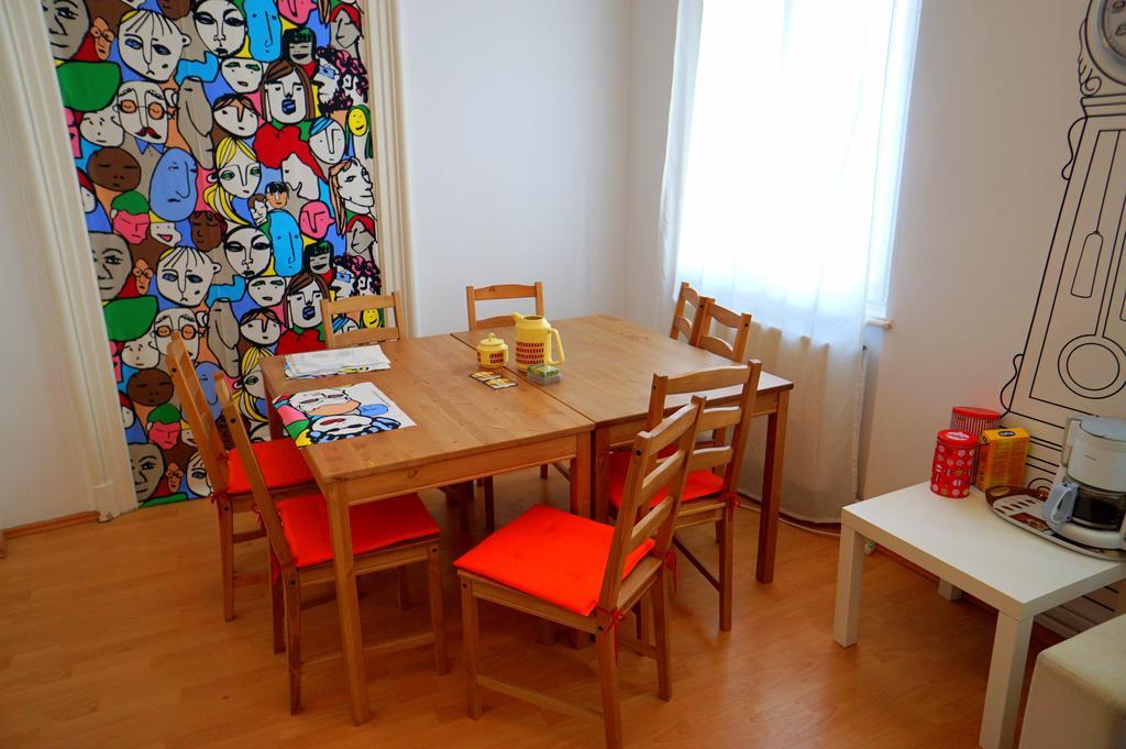 Little Bucharest Old Town Hostel Экстерьер фото