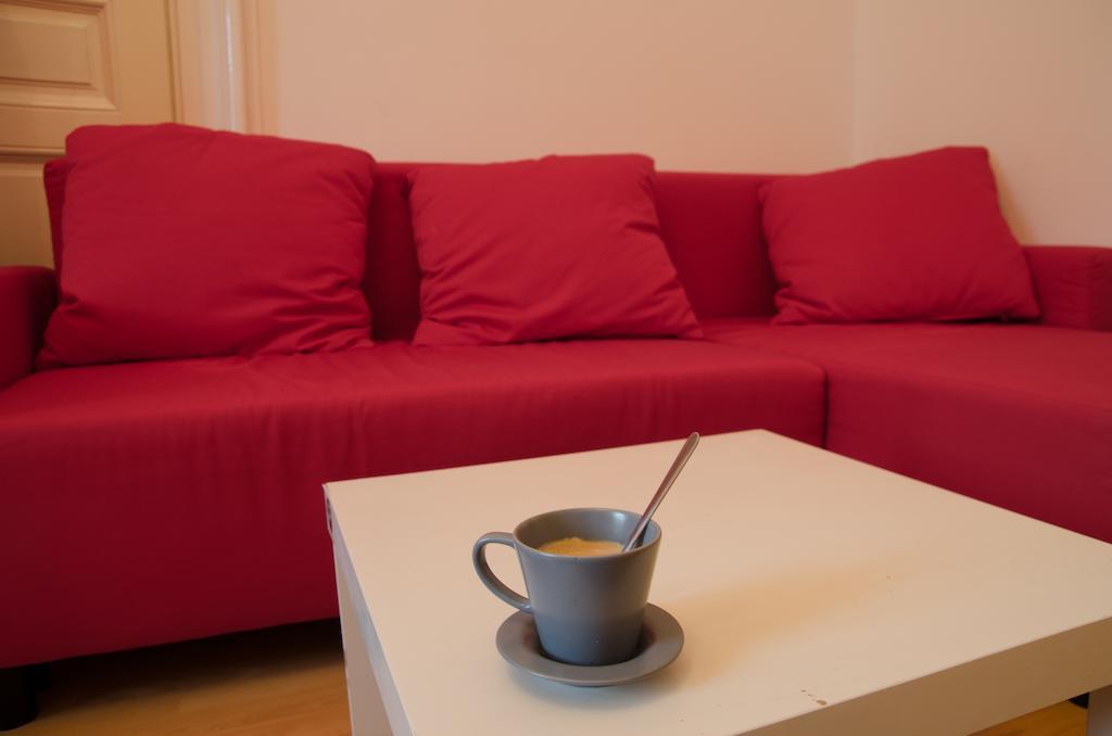 Little Bucharest Old Town Hostel Экстерьер фото